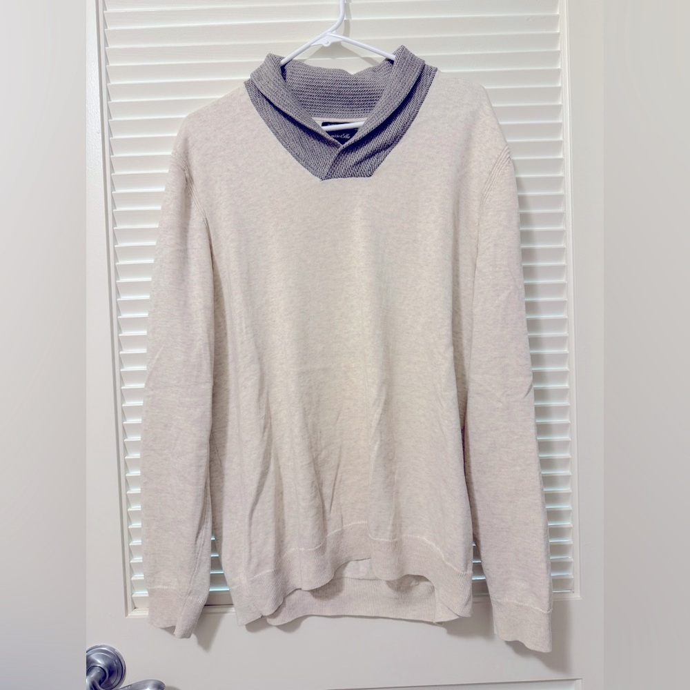 Tasso Elba Gray and White V-Neck Sweater